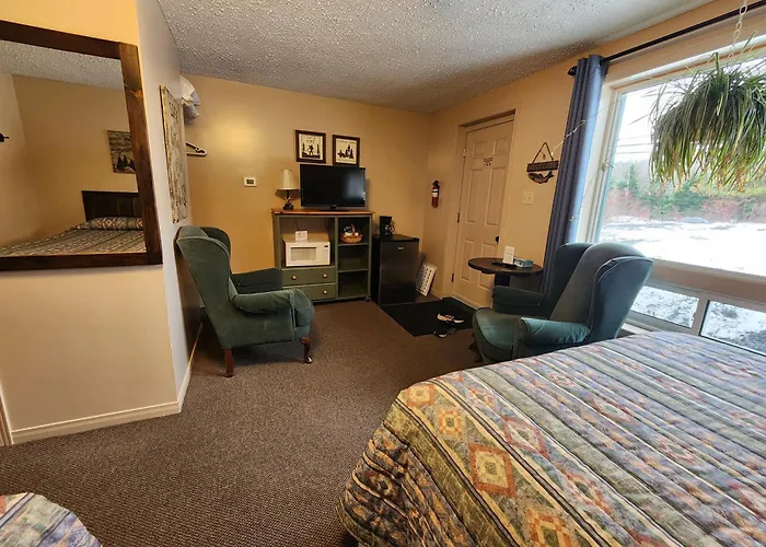 Dwight Village Motel